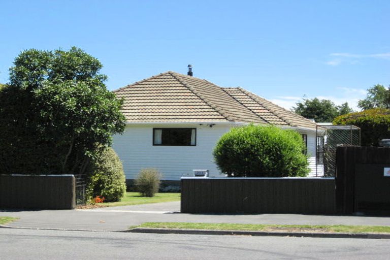 Photo of property in 203 Avonhead Road, Avonhead, Christchurch, 8042