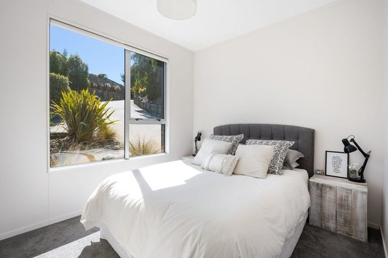 Photo of property in 17 Hillview Place, Wanaka, 9305