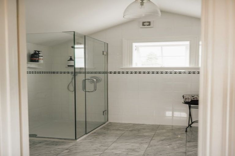 Photo of property in 31 Richmond Avenue, Northcote Point, Auckland, 0627