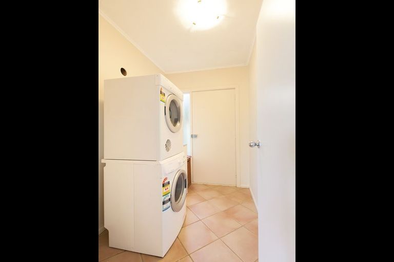 Photo of property in 1/179 Mokoia Road, Birkenhead, Auckland, 0626