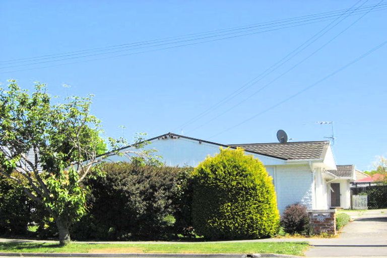 Photo of property in 2/225 Greers Road, Bryndwr, Christchurch, 8053