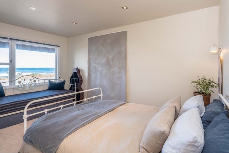 Photo of property in 154 Owhiro Bay Parade, Owhiro Bay, Wellington, 6023