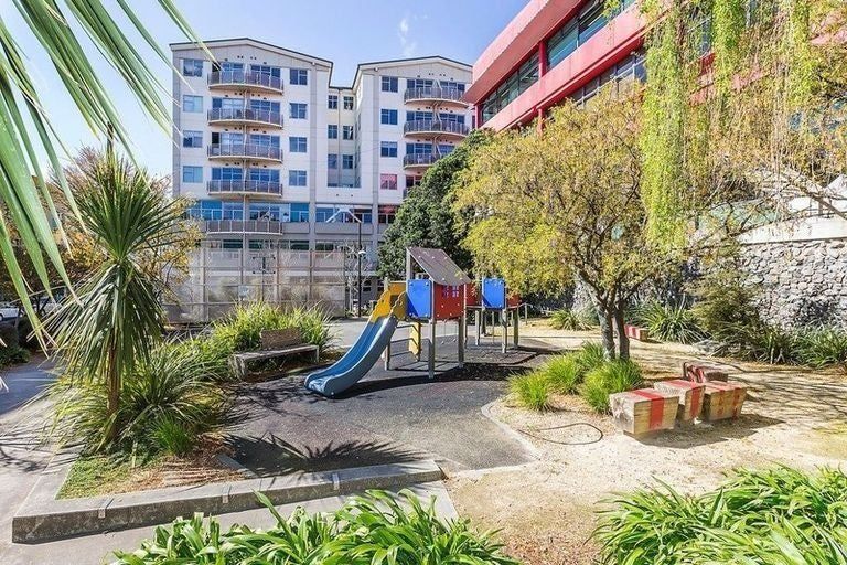 Photo of property in City Lodge, 707/115 Vivian Street, Te Aro, Wellington, 6011