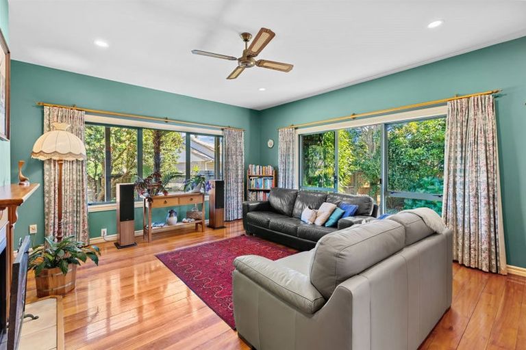 Photo of property in 32 Maesbury Close, Papamoa Beach, Papamoa, 3118