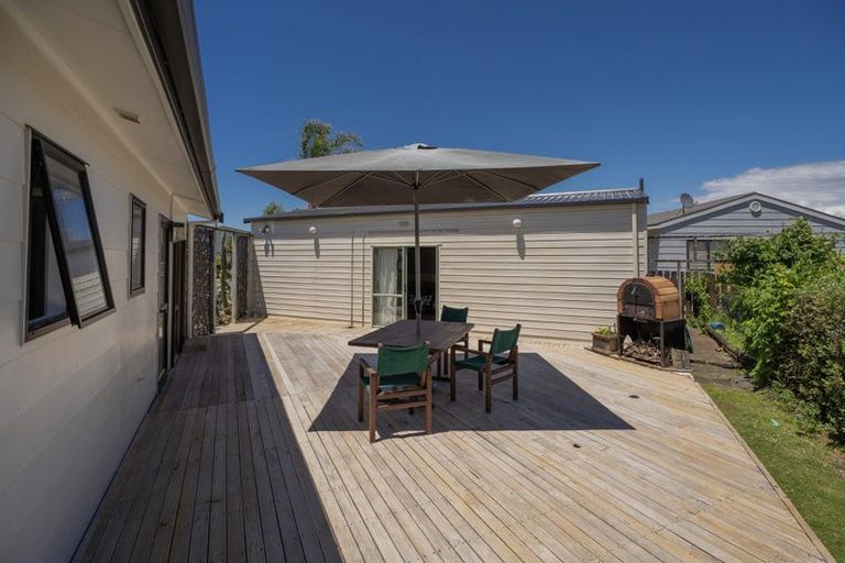 Photo of property in 1 Norfolk Place, Tairua, 3508