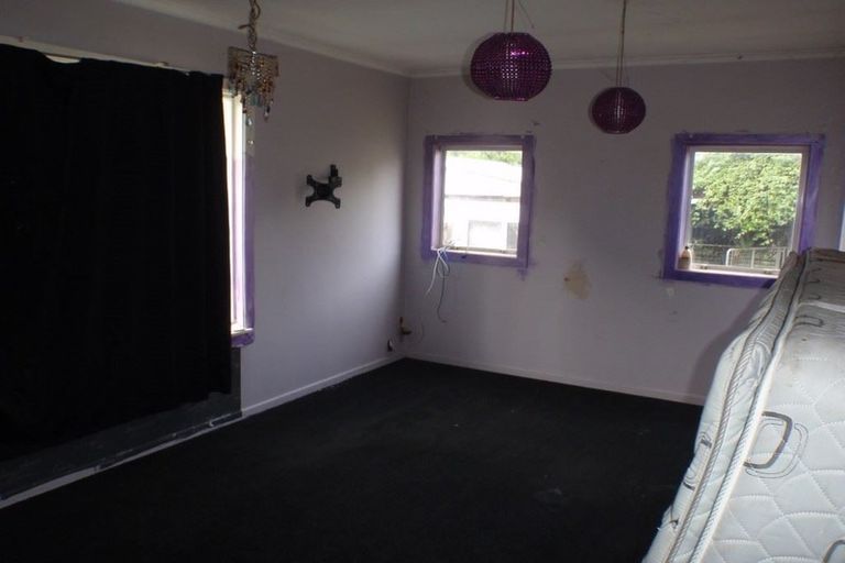 Photo of property in 118 Mackworth Street, Woolston, Christchurch, 8062