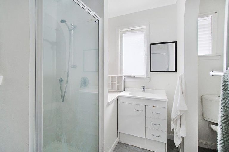 Photo of property in 5 Lane Road, Weymouth, Auckland, 2103