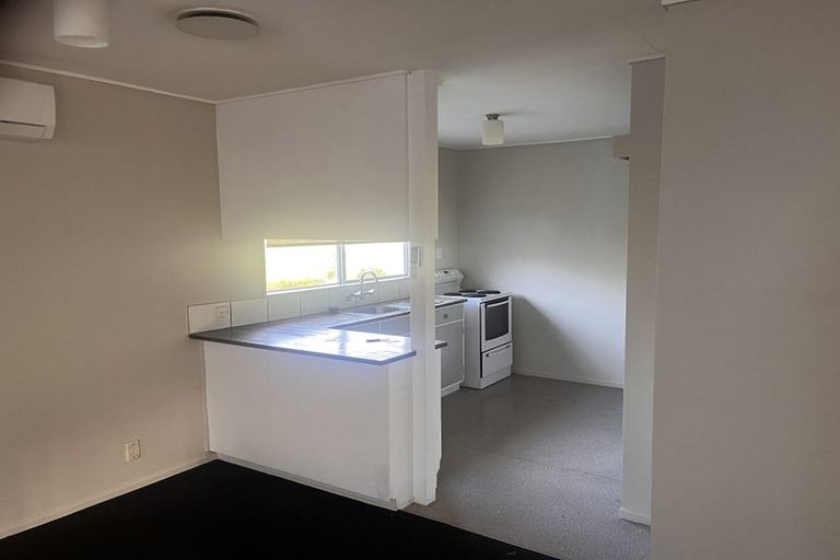 Photo of property in 32 Thurleigh Grove, Karori, Wellington, 6012