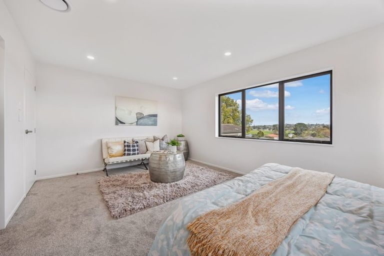 Photo of property in 48 Lewisham Street, Highland Park, Auckland, 2010