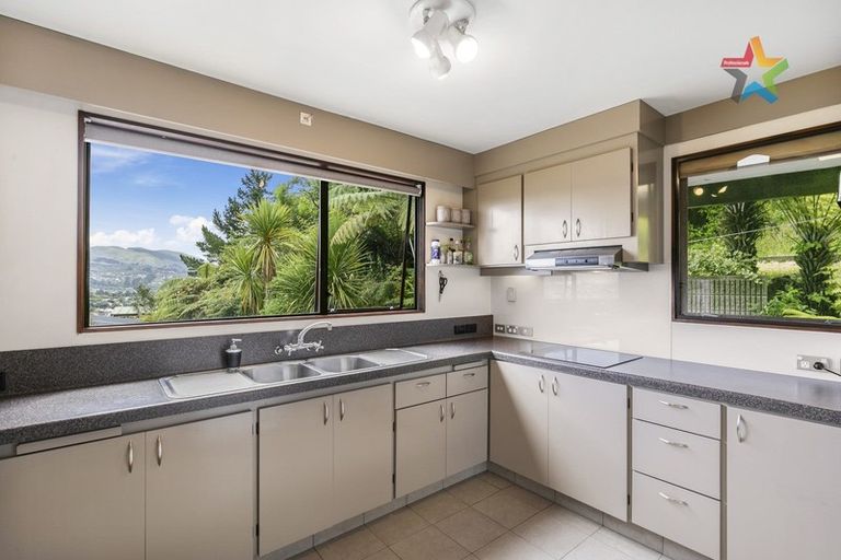 Photo of property in 24 Summit Road, Fairfield, Lower Hutt, 5011