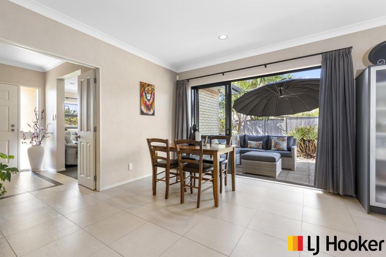 Photo of property in 29 Girvan Terrace, Wattle Downs, Auckland, 2103