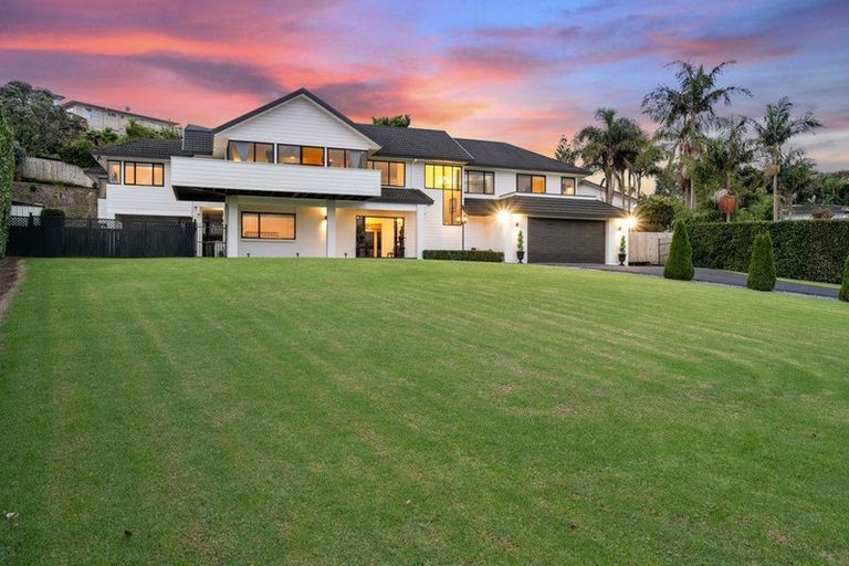 Photo of property in 9 Chisbury Terrace, Shelly Park, Auckland, 2014