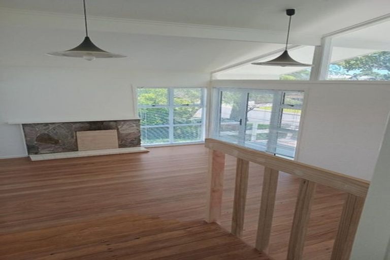 Photo of property in 8 Dawnhaven Drive, Te Atatu Peninsula, Auckland, 0610