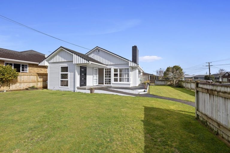 Photo of property in 260 Mangorei Road, Merrilands, New Plymouth, 4312