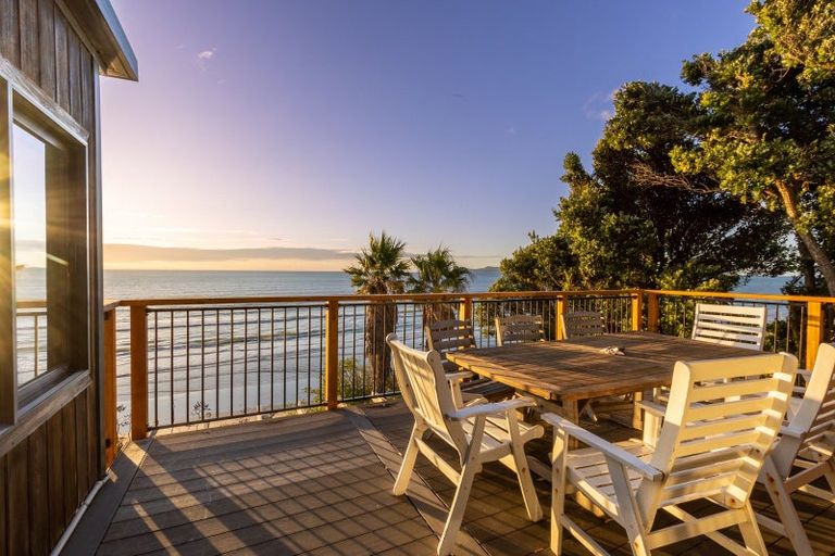 Photo of property in 84 Ames Street, Paekakariki, 5034