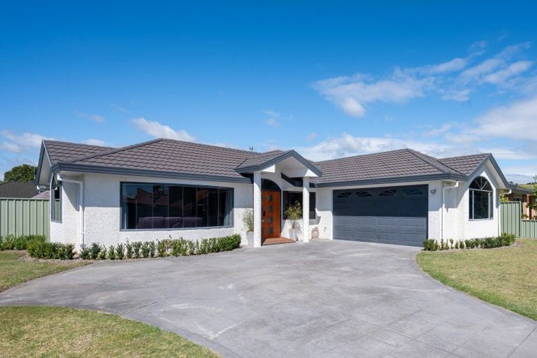 Photo of property in 81 Kensington Drive, Taradale, Napier, 4112
