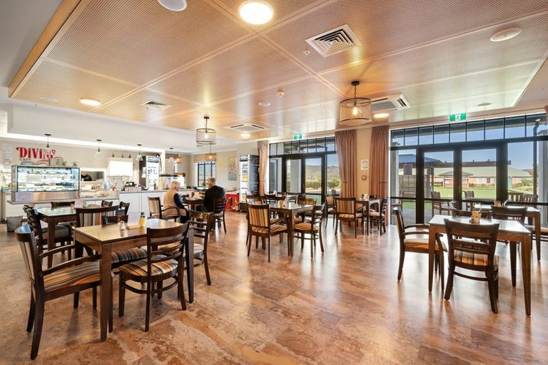 Photo of property in Summerset At The Course, 20 Racecourse Road, Trentham, Upper Hutt, 5018