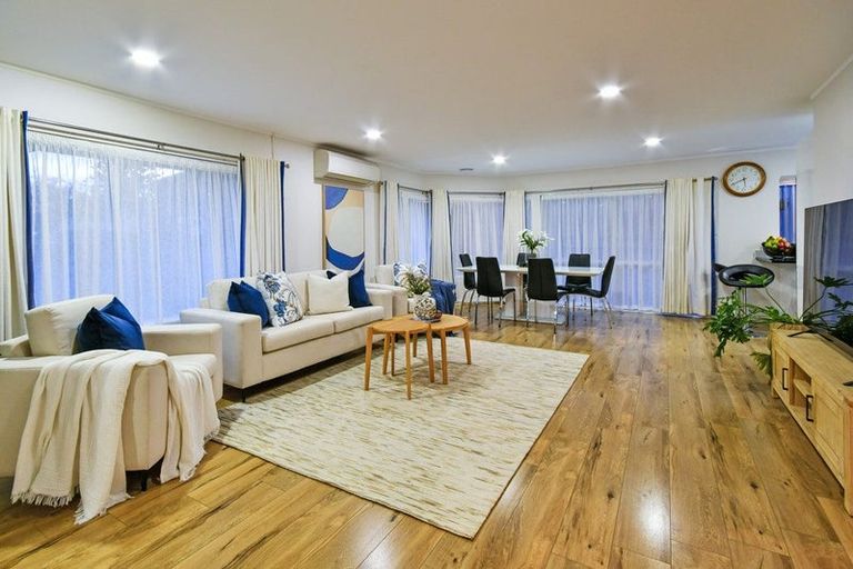 Photo of property in 2 Menen Place, Manurewa, Auckland, 2105