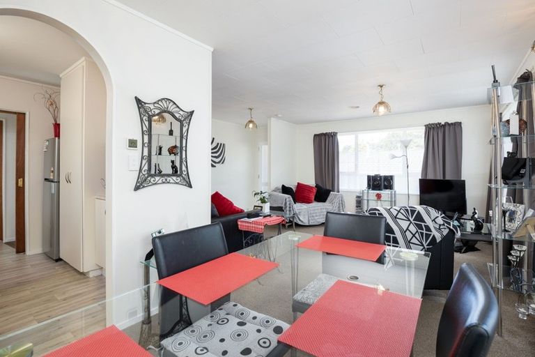 Photo of property in 9/2 Waterloo Place, Westown, New Plymouth, 4310