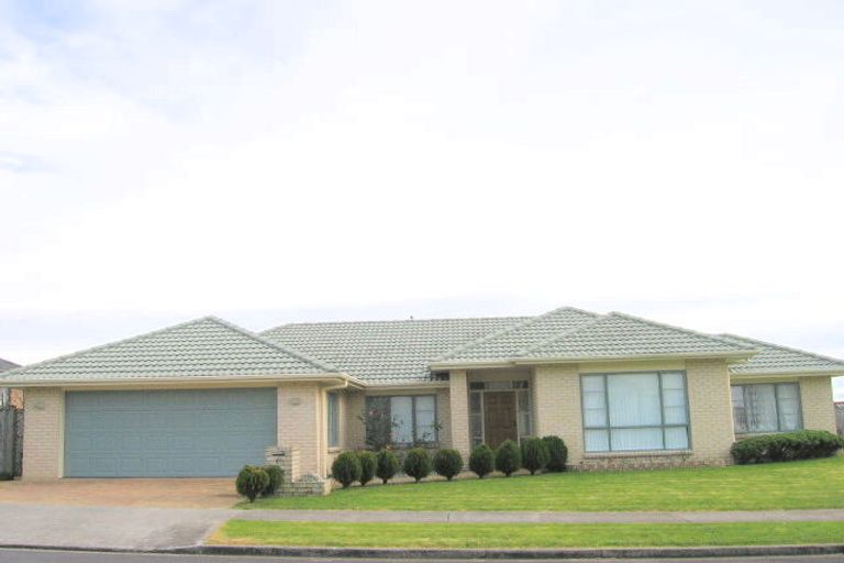 Photo of property in 19 Delmont Close, East Tamaki Heights, Auckland, 2016