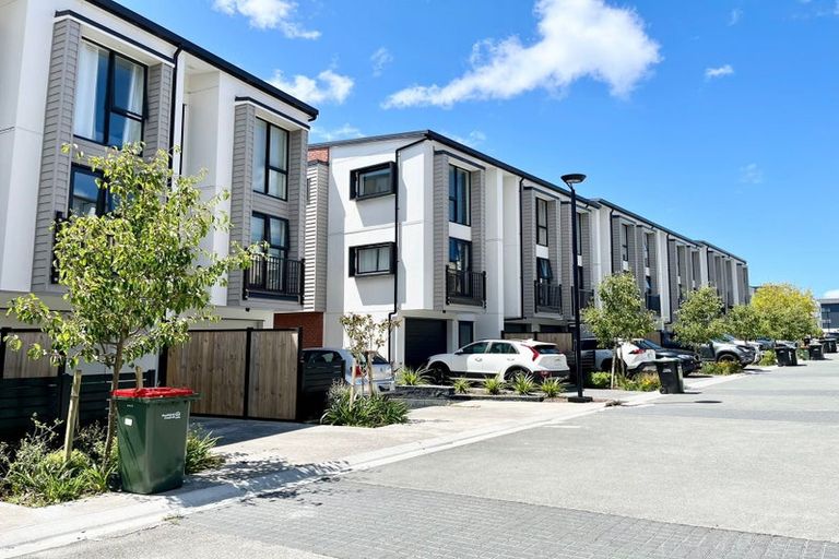 Photo of property in 29 Falcon Crescent, Hobsonville, Auckland, 0618