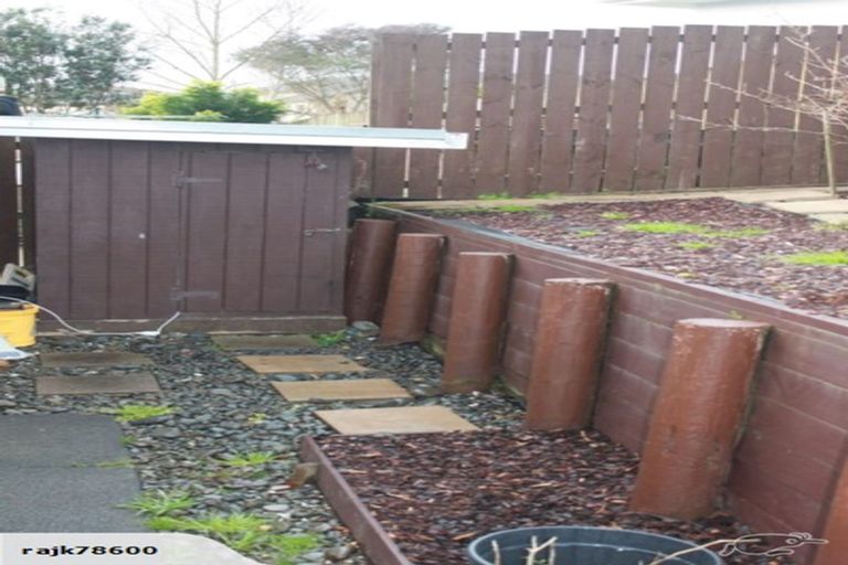 Photo of property in 1/49 Sungrove Rise, Sunnyvale, Auckland, 0612