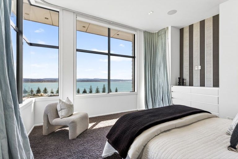 Photo of property in 40 Roslyn Road, Bluff Hill, Napier, 4110