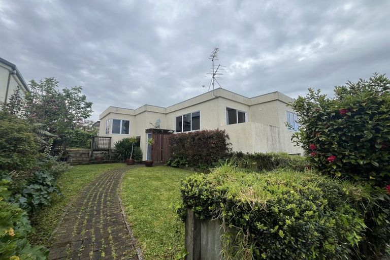 Photo of property in 103b Redoubt Road, Goodwood Heights, Auckland, 2105