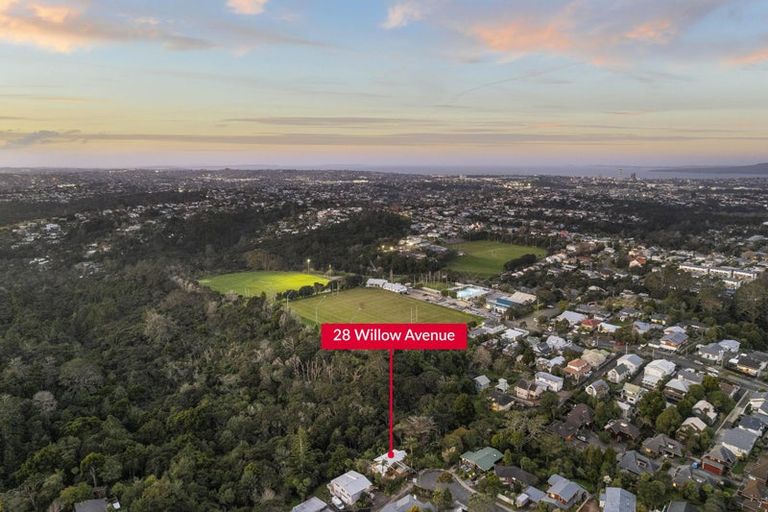 Photo of property in 28 Willow Avenue, Birkenhead, Auckland, 0626