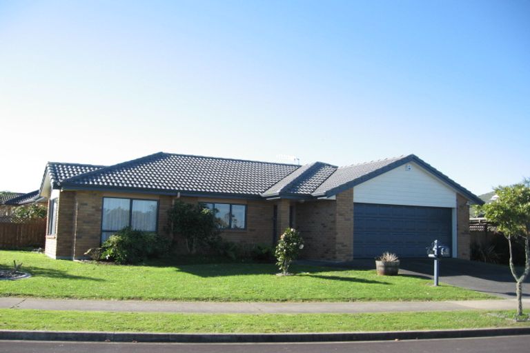 Photo of property in 29 Sandwick Drive, Weymouth, Auckland, 2103