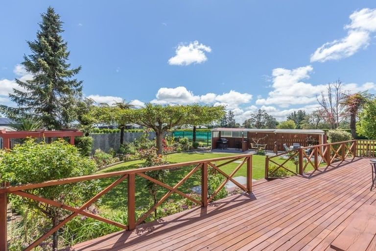Photo of property in 461 Tararua Road, Levin, 5571