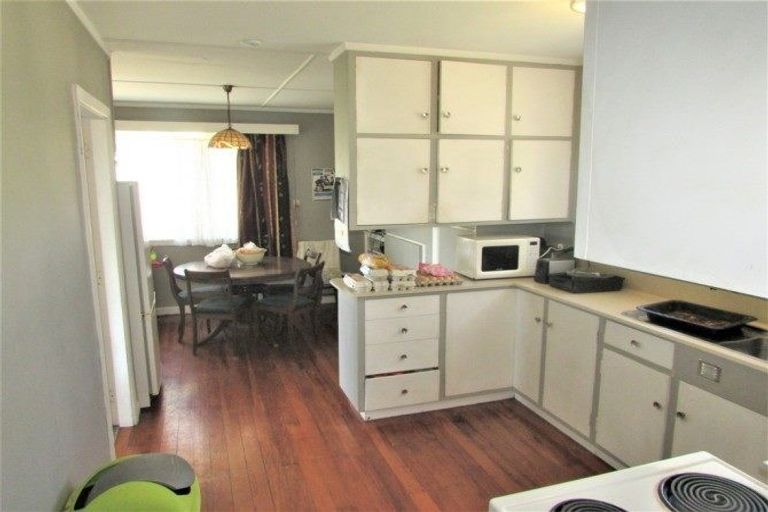 Photo of property in 37 Princes Street, Waikari, 7420