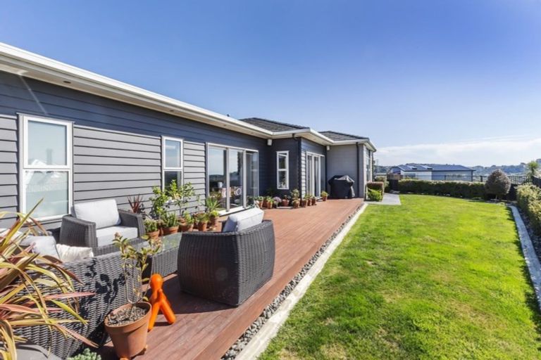 Photo of property in 53 Endeavour Drive, Whitby, Porirua, 5024