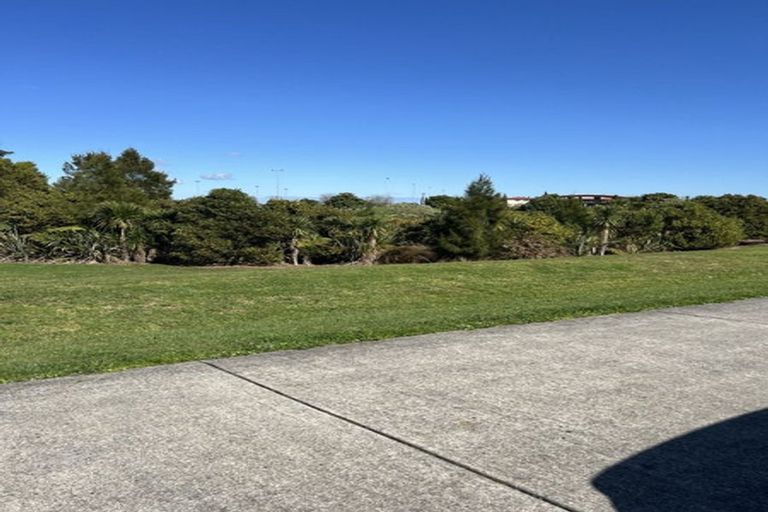 Photo of property in 121 Battalion Drive, Papakura, 2110