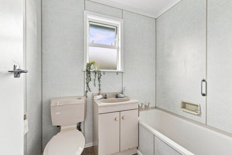 Photo of property in 31 Manuka Street, Castlecliff, Whanganui, 4501