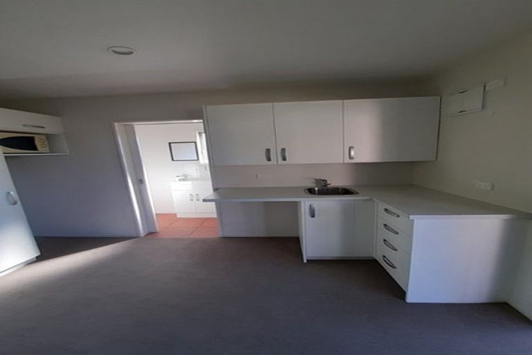 Photo of property in 10 Garvins Road, Hornby, Christchurch, 8042