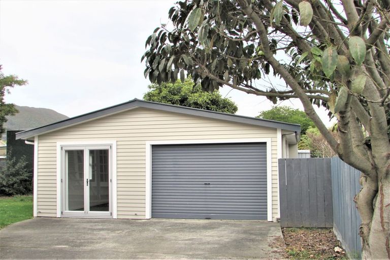 Photo of property in 194 Knights Road, Hutt Central, Lower Hutt, 5011