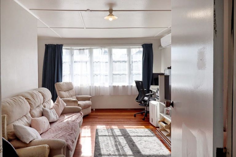 Photo of property in 15 Fisk Street, Naenae, Lower Hutt, 5011