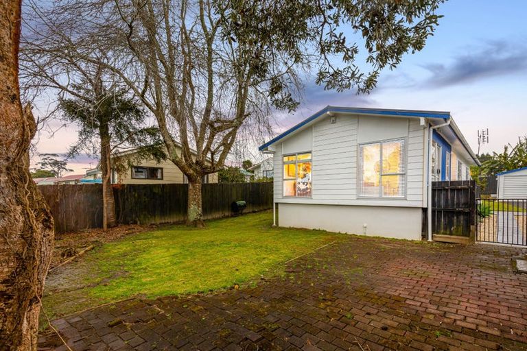 Photo of property in 16 Urlich Drive, Ranui, Auckland, 0612