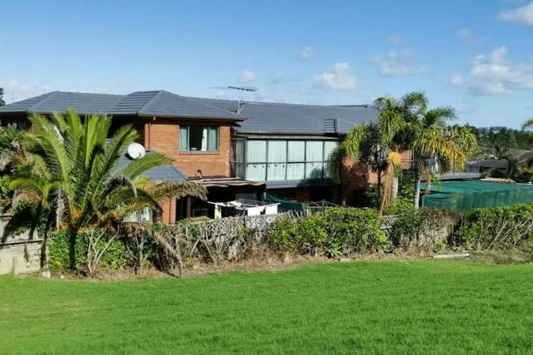 Photo of property in 8 Lough Derg Place, Pinehill, Auckland, 0632