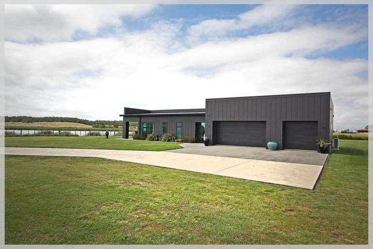 Photo of property in 16 Carex Grove, Foxton Beach, Foxton, 4815