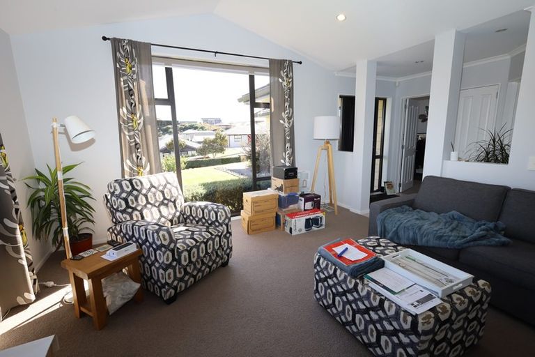 Photo of property in 11 Ballintoy Park Drive, Welcome Bay, Tauranga, 3175