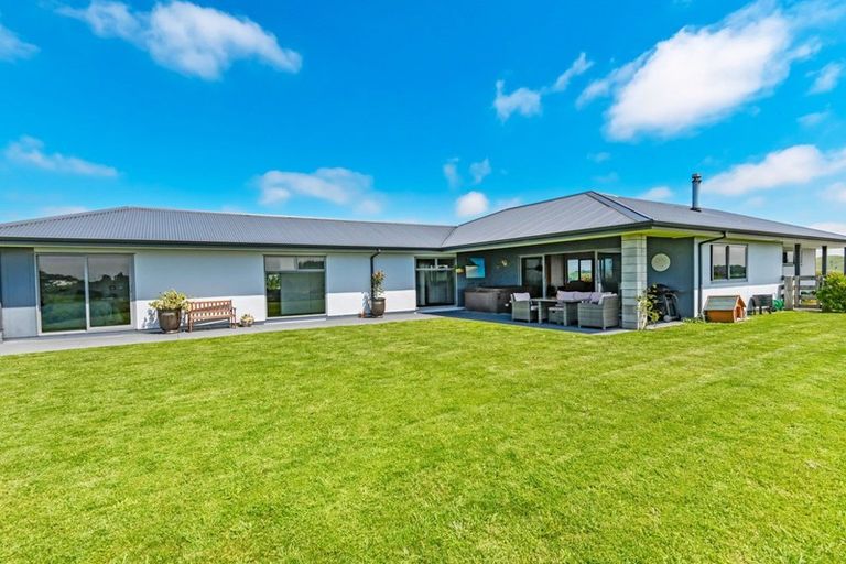 Photo of property in 254 Puketapu Road, Taradale, Napier, 4183