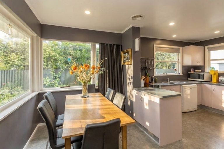 Photo of property in 85 Brandon Street, Featherston, 5710