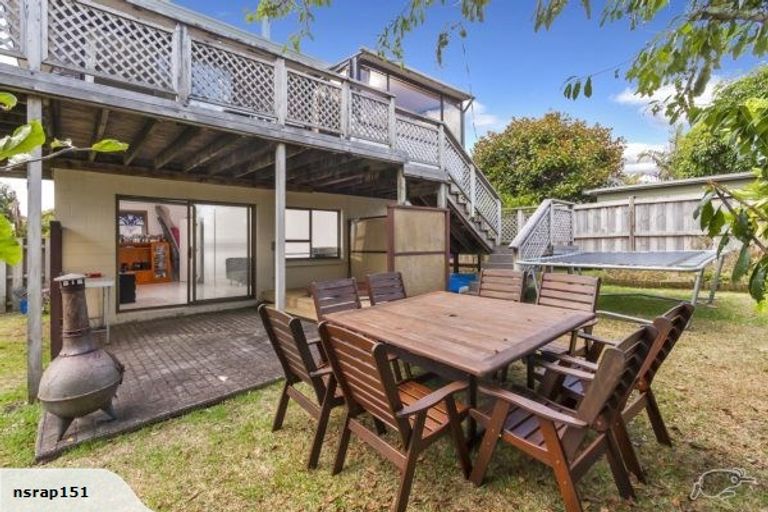 Photo of property in 113 Waller Avenue, Bucklands Beach, Auckland, 2012