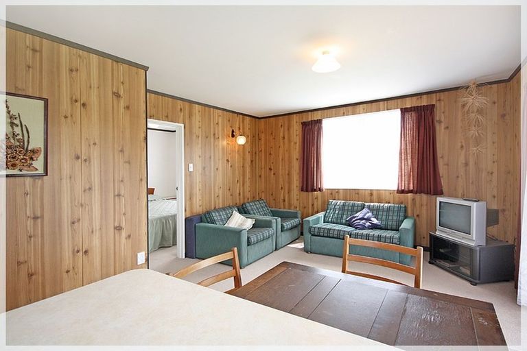 Photo of property in 16 Nuku Street, Tangimoana, 4822