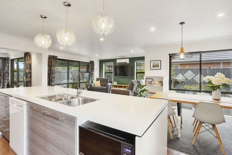 Photo of property in 13 Lancewood Way, Rangiora, 7400