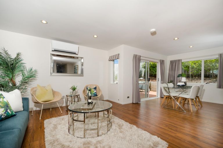 Photo of property in 47 South Kensington Way, Henderson, Auckland, 0612