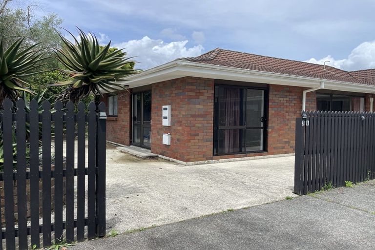 Photo of property in 24 Jillteresa Crescent, Half Moon Bay, Auckland, 2012