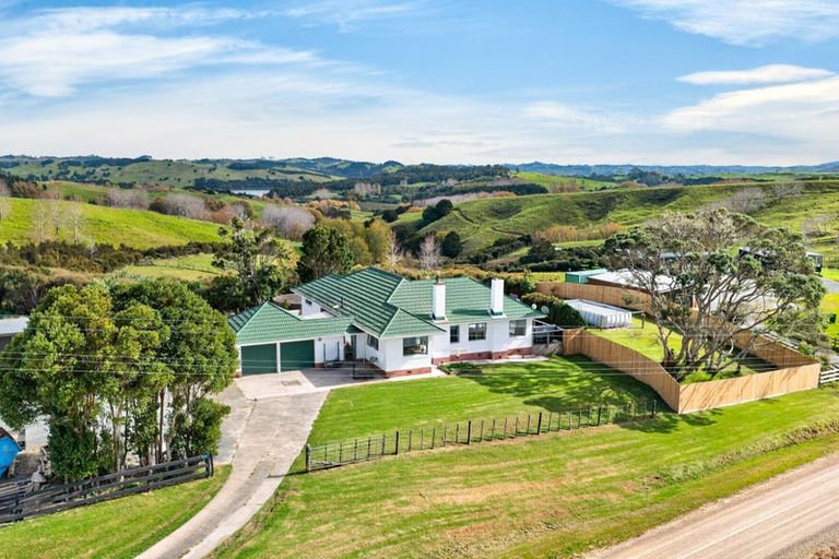 Photo of property in 161 Ranganui Road, Kaiwaka, 0573